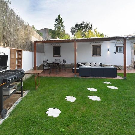 Detached Villa For 6 People In Lloret De Mar With Comunal Outdoor Swimming Pool Puigventos Bagian luar foto