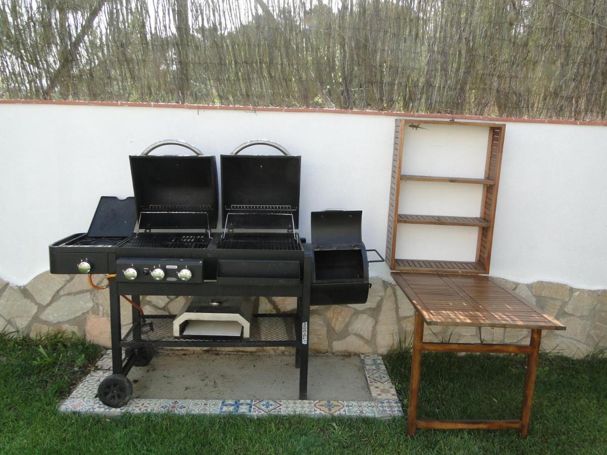Detached Villa For 6 People In Lloret De Mar With Comunal Outdoor Swimming Pool Puigventos Bagian luar foto