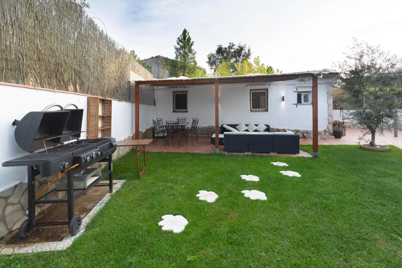 Detached Villa For 6 People In Lloret De Mar With Comunal Outdoor Swimming Pool Puigventos Bagian luar foto