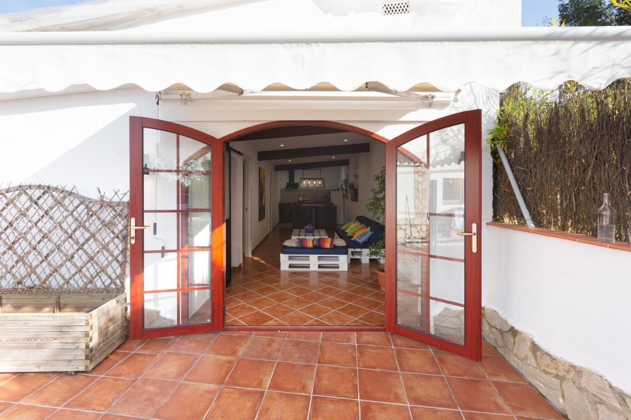 Detached Villa For 6 People In Lloret De Mar With Comunal Outdoor Swimming Pool Puigventos Bagian luar foto