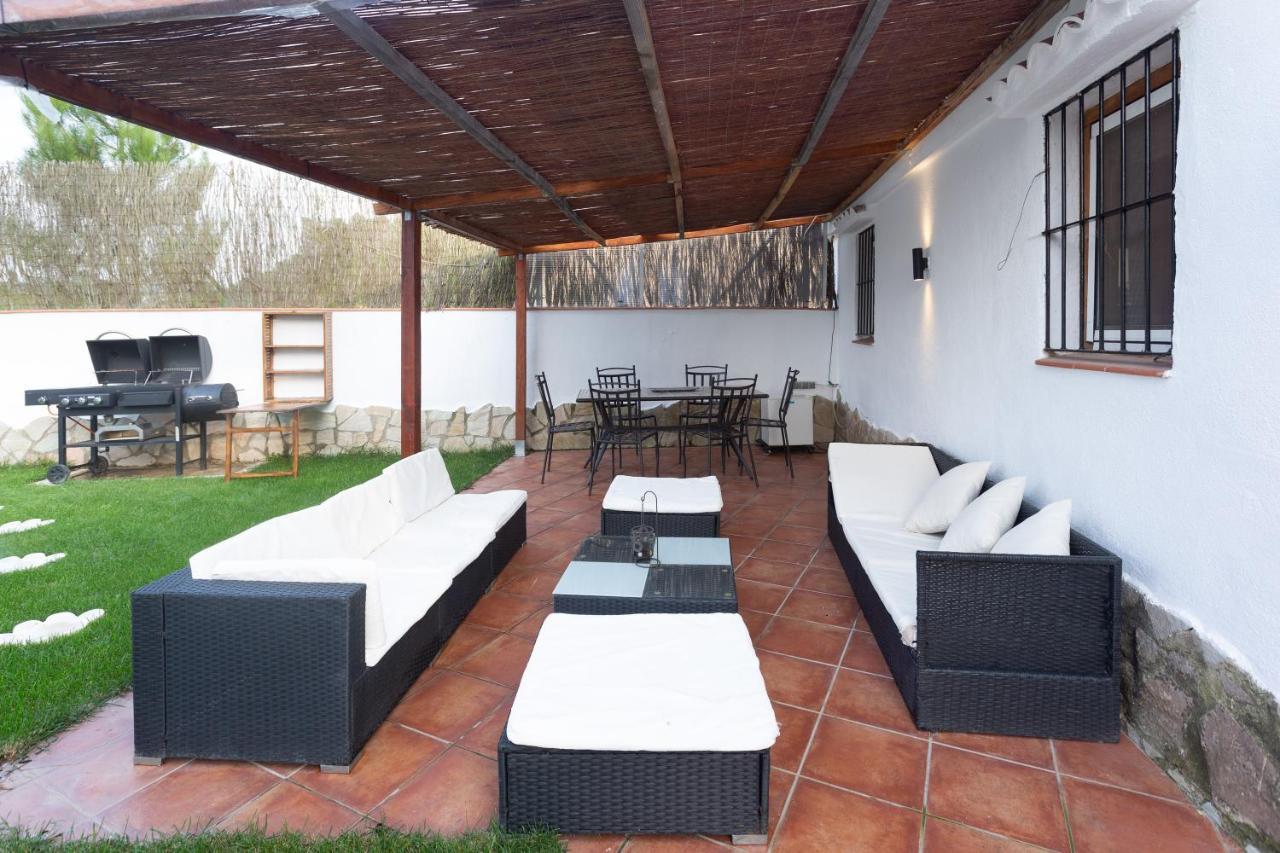 Detached Villa For 6 People In Lloret De Mar With Comunal Outdoor Swimming Pool Puigventos Bagian luar foto