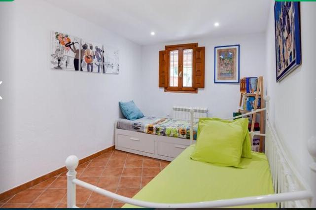 Detached Villa For 6 People In Lloret De Mar With Comunal Outdoor Swimming Pool Puigventos Bagian luar foto