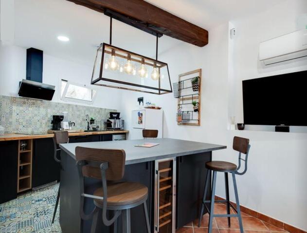 Detached Villa For 6 People In Lloret De Mar With Comunal Outdoor Swimming Pool Puigventos Bagian luar foto