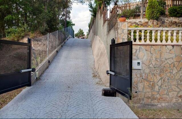 Detached Villa For 6 People In Lloret De Mar With Comunal Outdoor Swimming Pool Puigventos Bagian luar foto