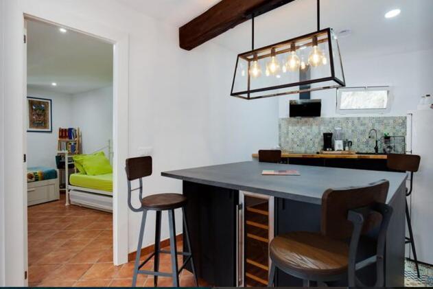 Detached Villa For 6 People In Lloret De Mar With Comunal Outdoor Swimming Pool Puigventos Bagian luar foto