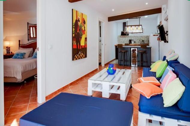 Detached Villa For 6 People In Lloret De Mar With Comunal Outdoor Swimming Pool Puigventos Bagian luar foto