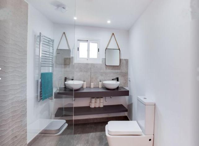 Detached Villa For 6 People In Lloret De Mar With Comunal Outdoor Swimming Pool Puigventos Bagian luar foto
